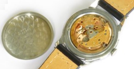 Vintage Cyma R.420KT watch movement.