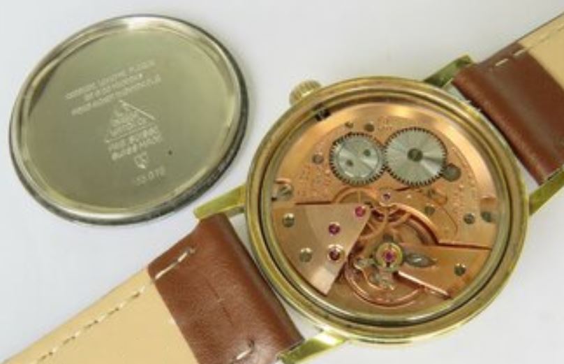 Omega 601 calibre.