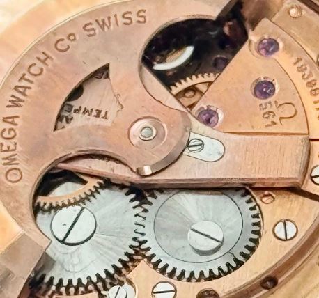 Omega calibre 561.